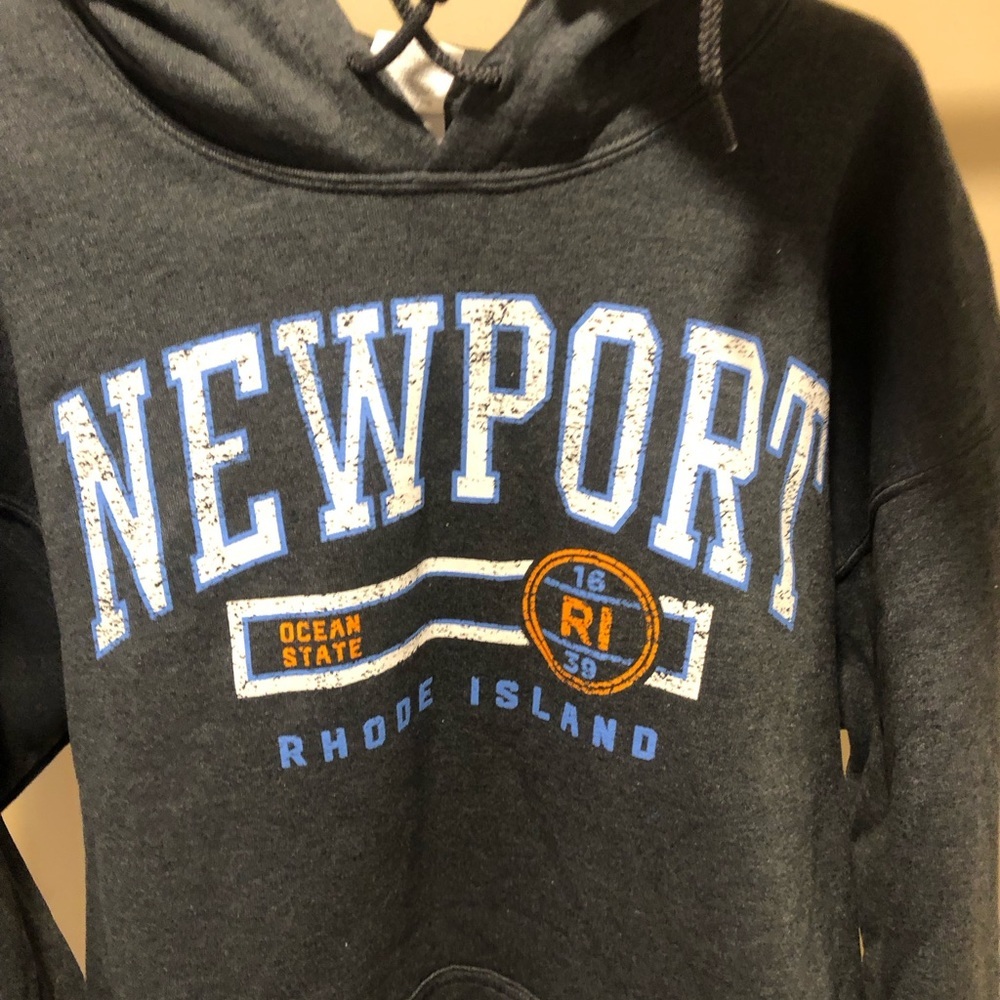 Newport RI dark Heather grey hooded sweatshirt Size M NWT - Picture 3 of 6